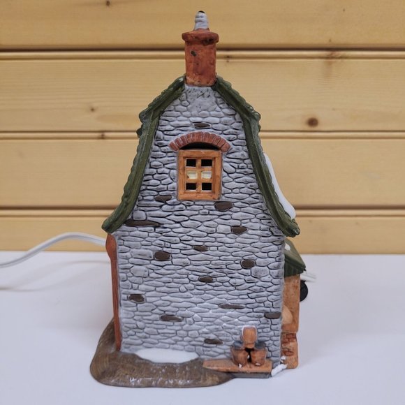 Dept 56 White Horse Bakery 59269 Dickens Village 1988 Heritage Village Christmas - Picture 2 of 8